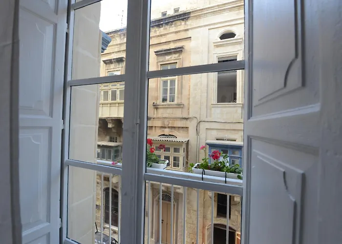 Paulos Valletta