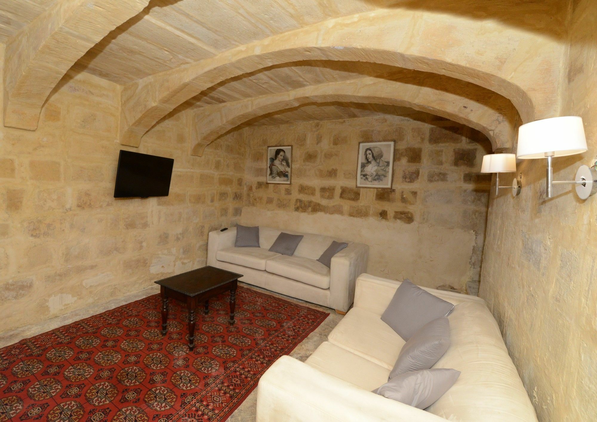 Paulos 4*